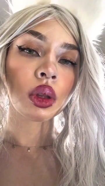 Model - Cartier teen