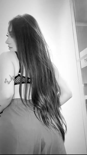 Model - Stefanny Unu dildo