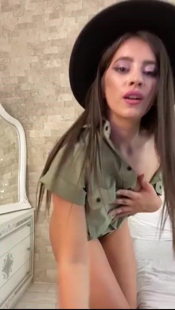 Model - EmillyDevine dirtytalk