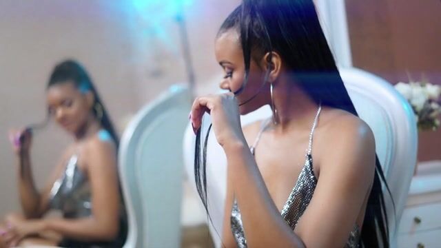 Model - heidywill JOI