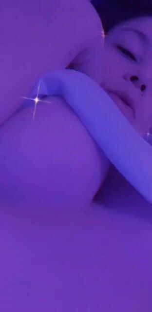 Model - Kim Burton bigtits