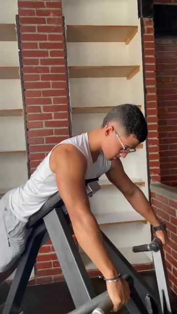 Model - MarcusandTatti shaved