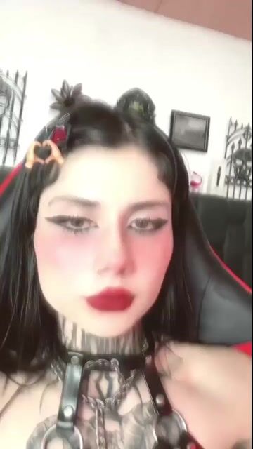 Model - Alexandra Romero bigboobs