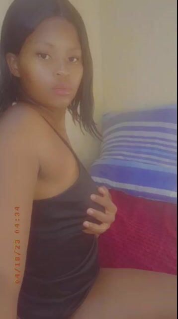 Model - 1Bustylo bigtits