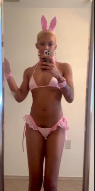 Model - Godis DePleasure hairy