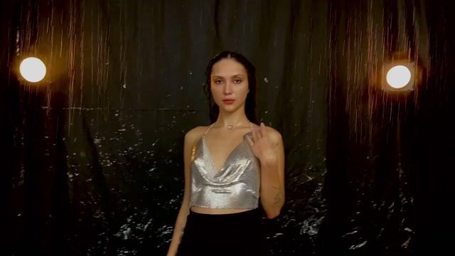 Model - MiraFlower stockings