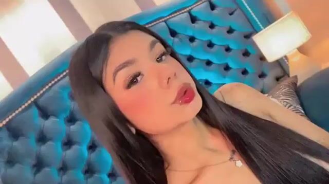 Model - VioletGrace petite