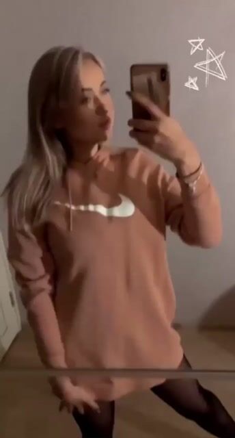 Model - Sonya petite