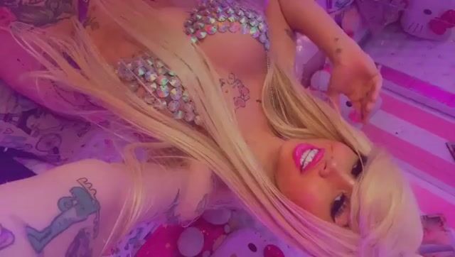 Model - Kitty Barbie TS bigballs