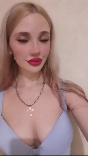 Model - Alienanna11 latex