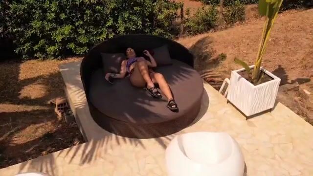 Model - Exotic Delirium curvy