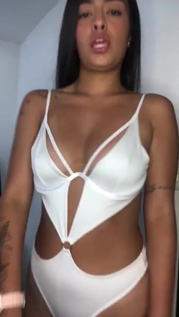 Model - Victoria joi