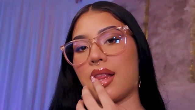 Model - KaylaSaenz tease