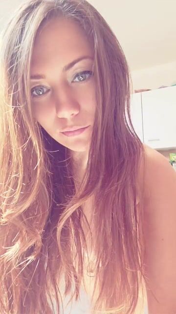 Model - JuliaStormCb cum