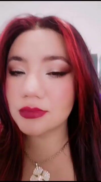 Model - ElizabethFray BellyButton