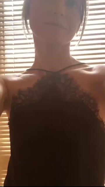 Model - lovellyblond HotAndCute