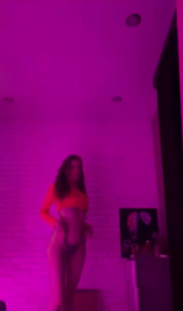 Model - thecallmeami young