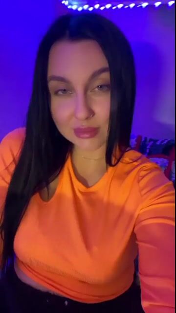 Model - YummyMari girl