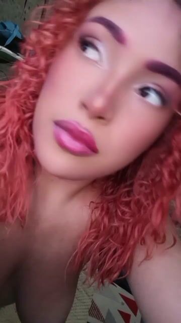 Model - AuraxGold deepthroat