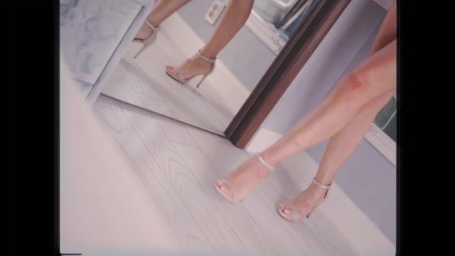 Model - BreeJanson footfetish