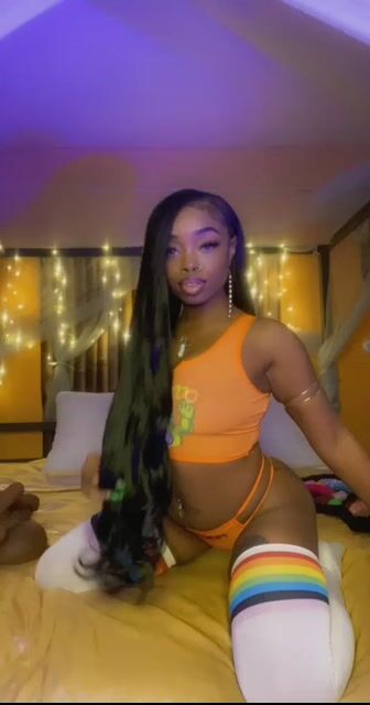 Model - Lovely Brown deepthroat