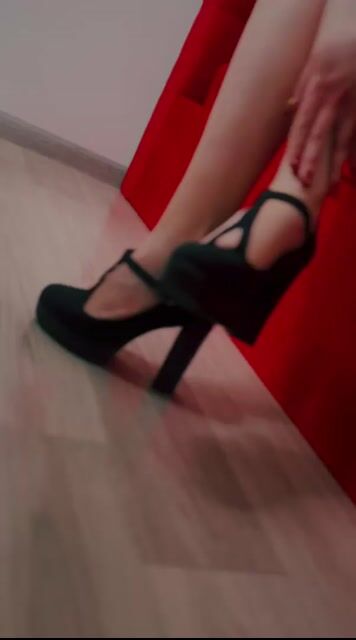 Model - Nicole young