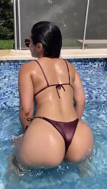 Model - VicaTwerkk skynny