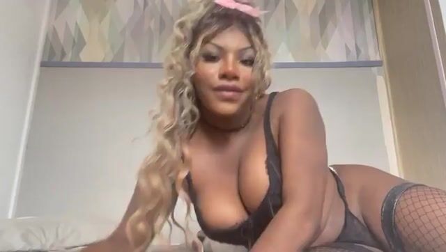 Model - Monifa Mcqueen Twerk