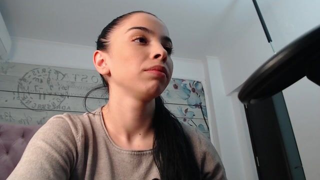 Model - CarollaOxy bigtits