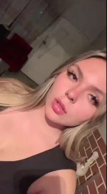 Model - Dhanna Mont boobs