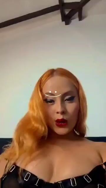 Model - BiancaLuxor Feet