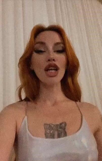 Model - SaraSage pussy