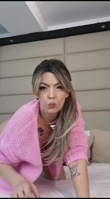 Model - Leya Foster findom