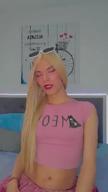 Model - Wynne Stefany deepthroat