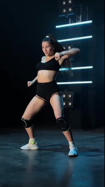 Model - MaryShake sportgirl