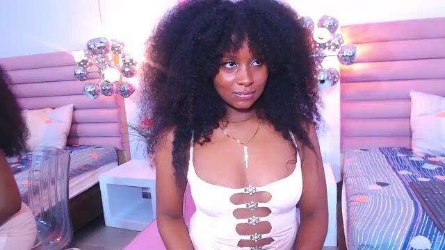 ElizabethBell latina Model - ElizabethBell latina