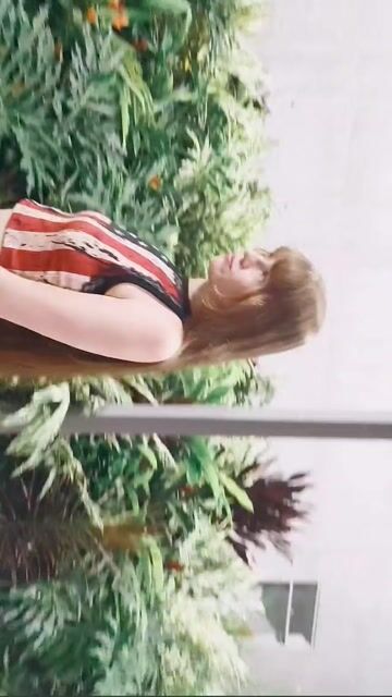 Model - Laila sensual