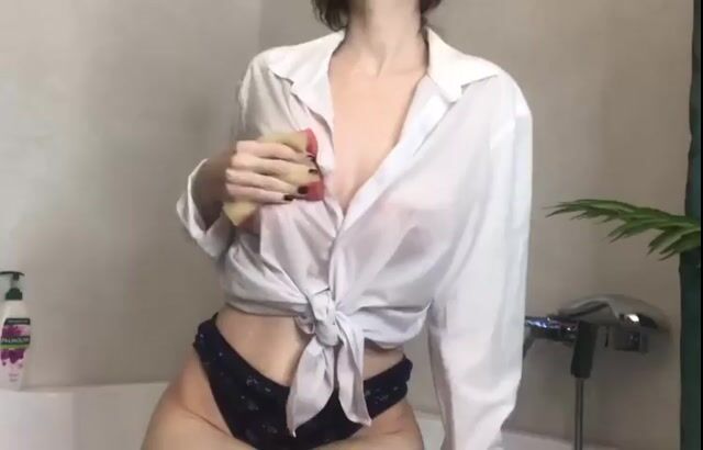 Model - Alice Sun sexy