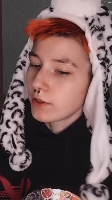 Model - Guitarandangel sexy