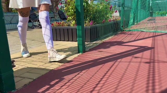 Model - MiraFlower heels