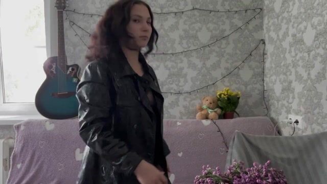 Model - Hillary Mare teen