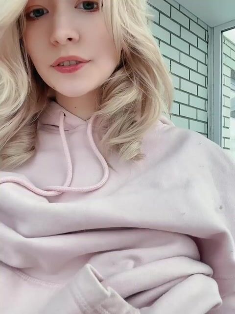 Model - SharkSaya bigass