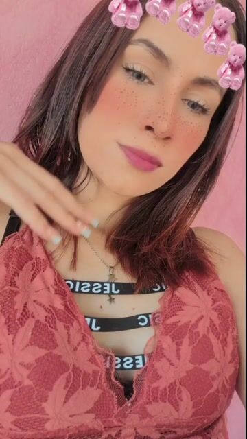 Model - Latina without limits lesbian