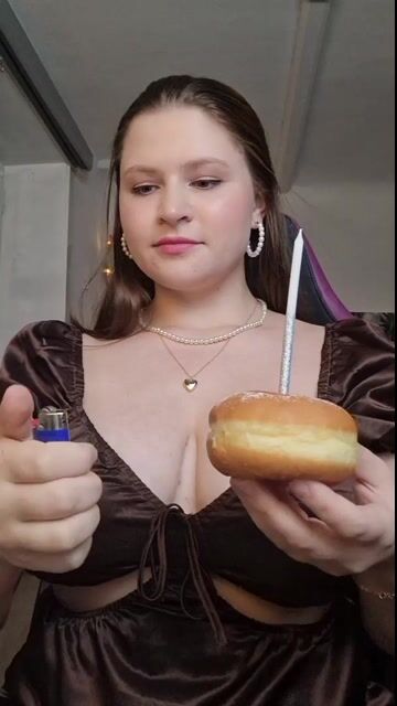 Model - TinniAngelll bigass