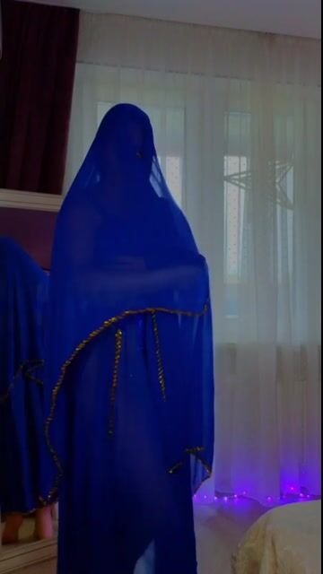 Model - MargoEden strapon