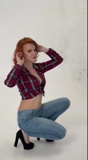 Model - GingerLizzi English Speaker girls