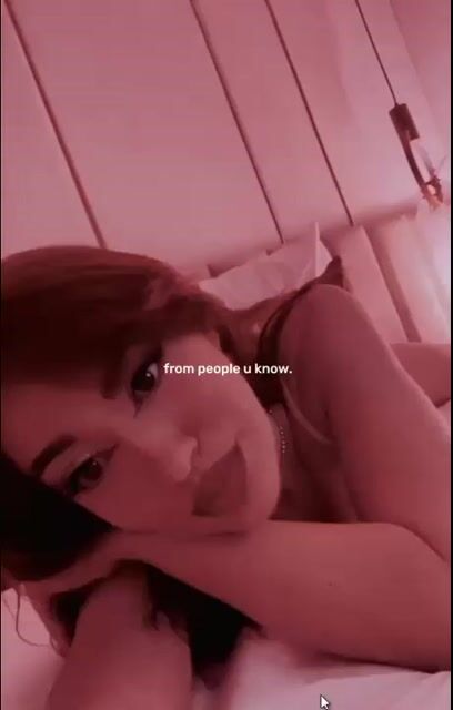 Model - SaraSage kinky