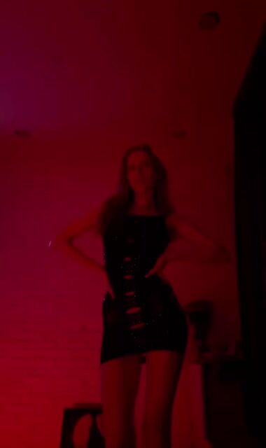 Model - thecallmeami young