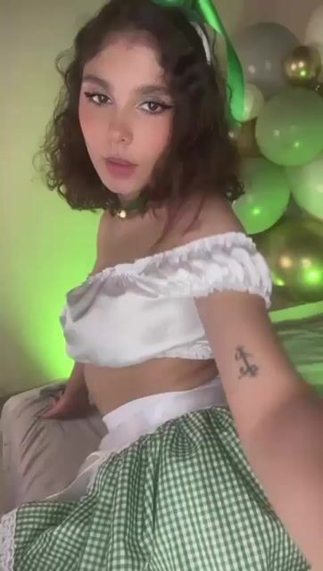 Model - Natalia Saenz teen