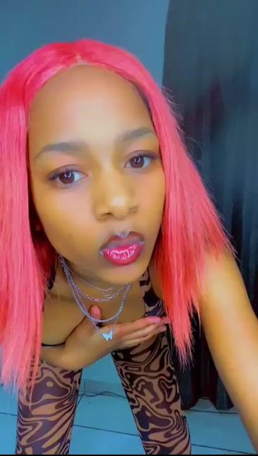 Model - JessieReyez sph